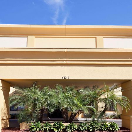Hotel La Quinta By Wyndham Tampa Fairgrounds - Casino Mango Exterior foto