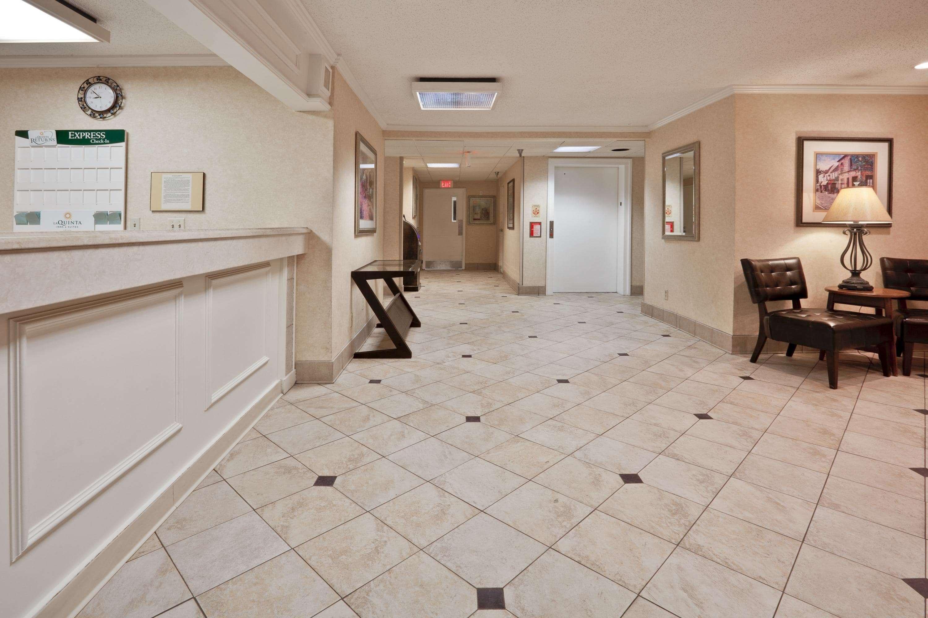 Hotel La Quinta By Wyndham Tampa Fairgrounds - Casino Mango Exterior foto